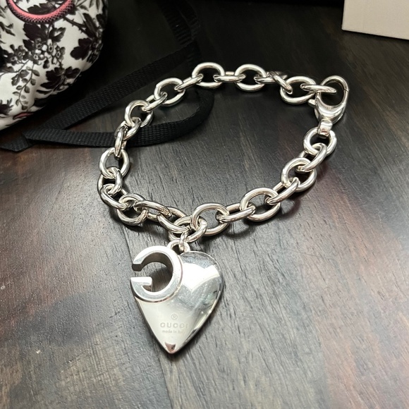 GUCCI HEART CHARM CHAIN BRACELET 925 STERLING SILVER NEW in BOX - Picture 3 of 7